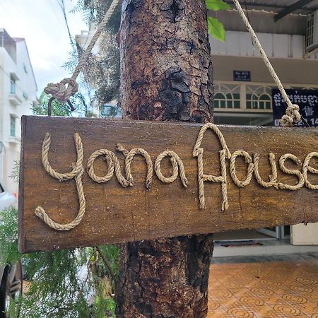 Yana House Phnom Penh Hotel Buitenkant foto