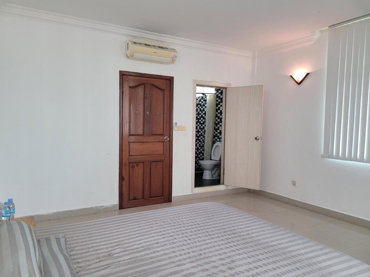 Yana House Phnom Penh Hotel Buitenkant foto