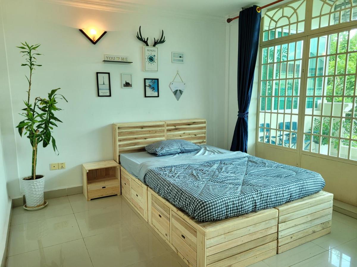 Yana House Phnom Penh Hotel Buitenkant foto