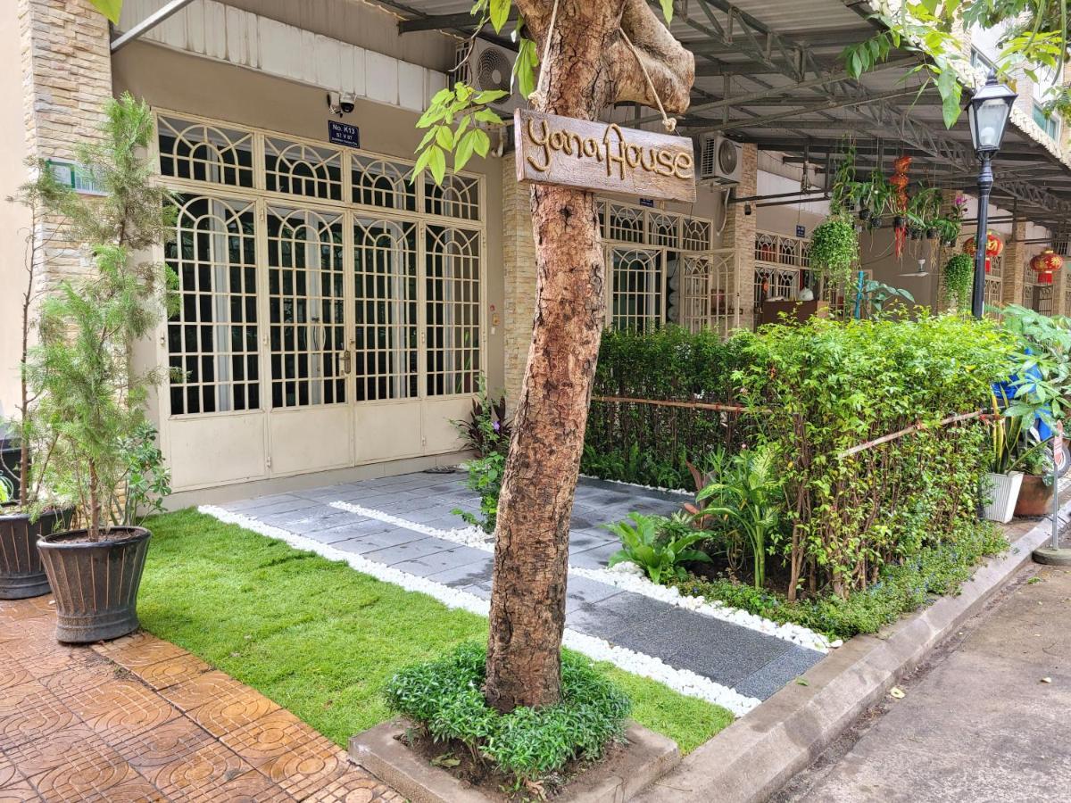 Yana House Phnom Penh Hotel Buitenkant foto